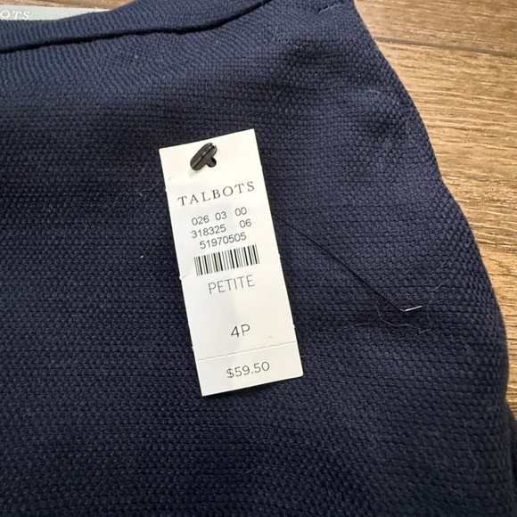 Talbots Women's Scallop Edge Dress Shorts, Navy, Sz 4 PETITE, New with tags - Picture 2 of 13